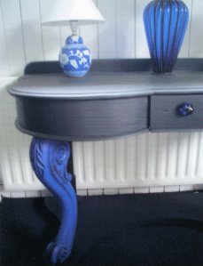 BLUE DESK
